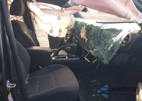 2018 Toyota Tacoma Trd Sport z USA, uszkodzony, nr VIN 3TMCZ5AN9JM139651